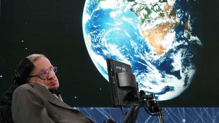Stephen Hawking bei der Vorstellung des neuen Projekts "Breakthrough Starshot" am 12. April in New York. 