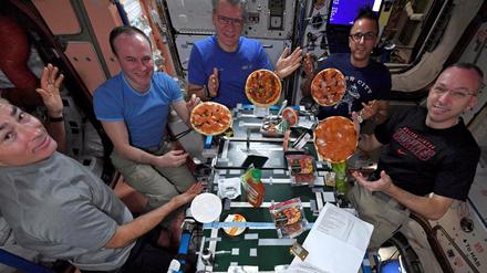 Pizza-Party auf der Raumstation ISS