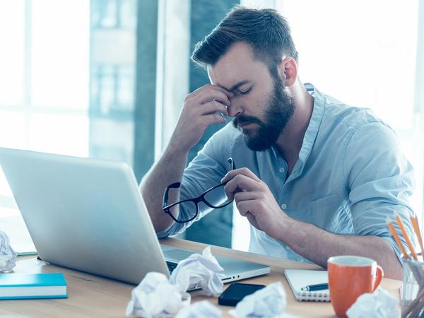 67% der Berufstätigen fühlen sich heute gestresster als noch vor drei Jahren. 64% der Menschen, die unter starkem Stress leiden, können nach dem Feierabend nicht abschalten.