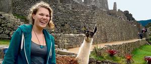 Von wegen lahmes Studium: Rebecca Klars verbringt ein Semester im kolumbischen Bogotá. Die 24-jährige Studentin der interdisziplinären Lateinamerikastudien hat ein Faible für Salsa - und Lamas, wie das im vergangenen Jahr in der Ikastadt Machu Picchu in Peru aufgenommene Bild zeigt.