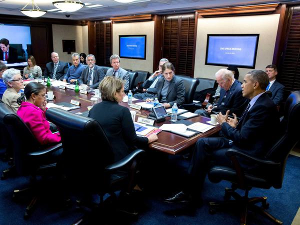 US-Präsident Barack Obama in einer Sitzung mit Gesundheitsexperten zum Zika Virus im "Situation Room" des Weißen Hauses.