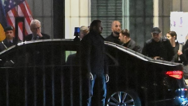 Der ukrainische Präsident Wolodymyr Selenskyj verlässt das Kanzleramt.