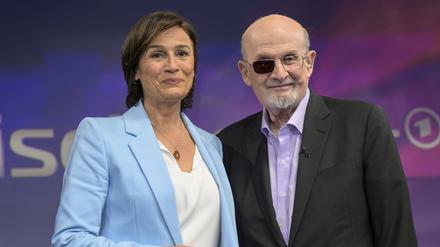 Sandra Maischberger und Salman Rushdie vor der Sendung