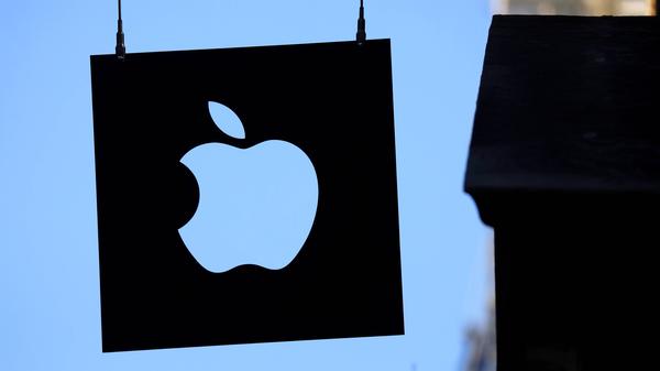 Das Apple-Logo an einem Apple-Store in New York am 21. März 2024.
