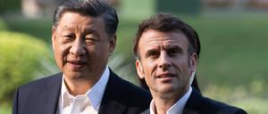Im April 2023 war Frankreichs Präsident Emmanuel Macron (rechts) auf Staatsbesuch in China.