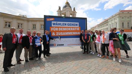 600 Plakate sollen Brandenburger dazu bringen, demokratisch zu wählen. Dahinter steckt das Bündnis „Brandenburg zeigt Haltung“.