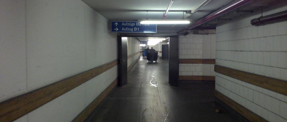 Der Korridor zum Entsorgungszentrum im „Minus-Bereich“ des Potsdamer Platzes.
