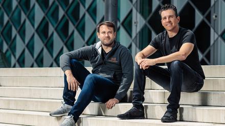 Rasmus Rothe (l.) und Adrian Locher haben Merantix gegründet, um Start-up-Gründungen im Bereich Künstliche Intelligenz zu fördern.