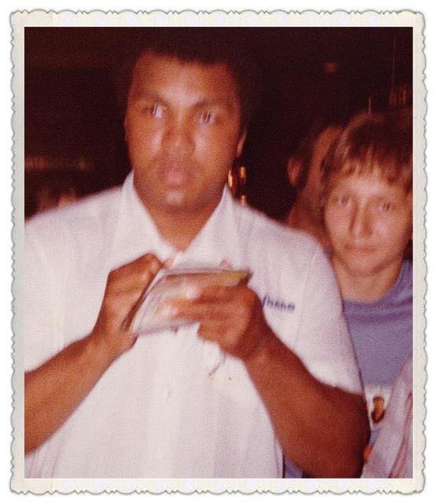 Als RIAS-Kinderreporter traf Oliver Dunk (rechts) den legendären Boxer Muhammad Ali.
