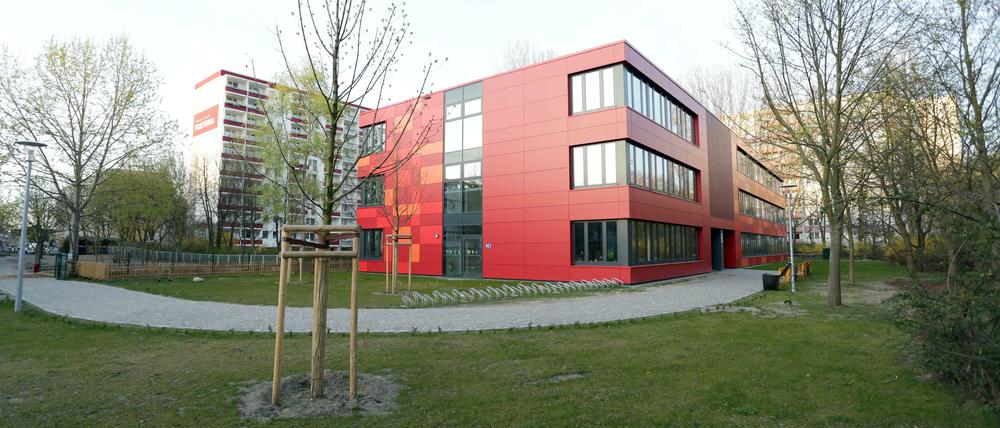 So ähnlich könnten auch die für Steglitz-Zehlendorf geplanten Modularen Unterkünfte aussehen: Blick auf ein Erweiterungmodul der Brodowin-Schule im April.2015 in Berlin-Hohenschönhausen. 