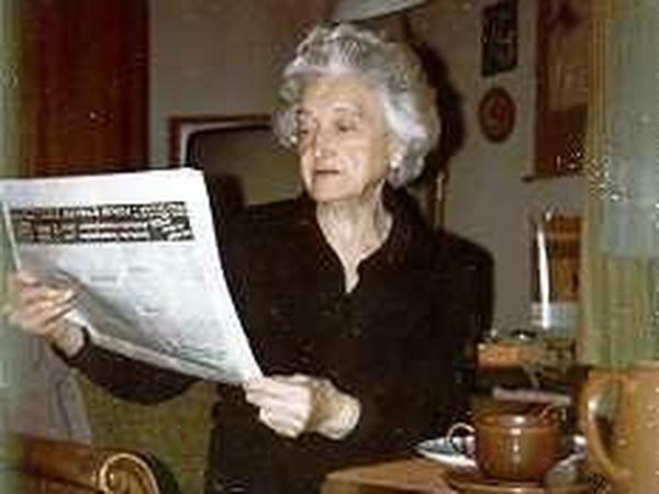 Lucie Strewe las auch noch mit 92 Jahren täglich ihren Tagesspiegel. Sie gehört zu den "Stillen Helden", die unser Autor und Blogger Dirk Jordan in einer losen Serie auf dem Zehlendorf Blog vorstellt.