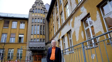 Rainer Leppin, der scheidende Direktor des Fichtenberg-Gymnasiums, sah erst "Licht im Tunnel", aber nun wird die Schule noch viel länger eine Dauerbaustelle bleiben.