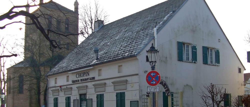 Hoffnung für den malerischen Ortskern Stolpe in Wannsee. Bald soll das alte Restaurant Chopin zu neuem Leben erweckt werden.