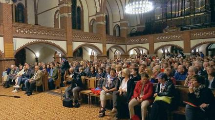 Hunderte Bürger kamen zum Informationsabend in die Auenkirche.
