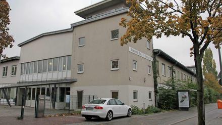Die Bertolt-Brecht-Oberschule erhielt 1,2 Millionen Euro für die Sanierung der Sanitäranlagen ihrer Sporthalle.