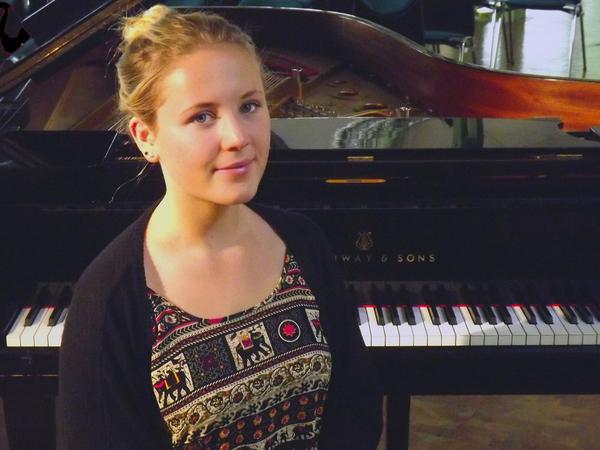 Aline, 15 Jahre alt, ist seit 2008 Musikschülerin an der Leo-Borchard-Musikschule 