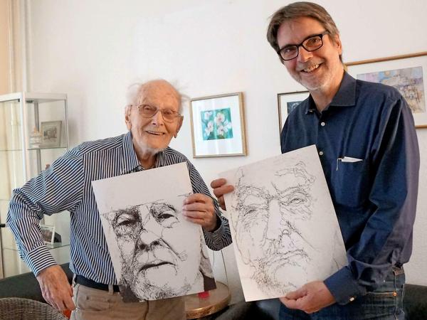 Gerhard Finke – in natura und auf zwei Selbstporträts – mit seinem früheren Kunstschüler Uwe Schwarzkamp.