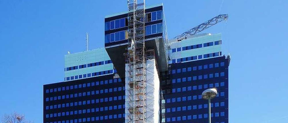 Baufortschritt. In rund fünf Monaten soll das Riu-Hotel im ehemaligen Philips-Hochhaus öffnen. 
