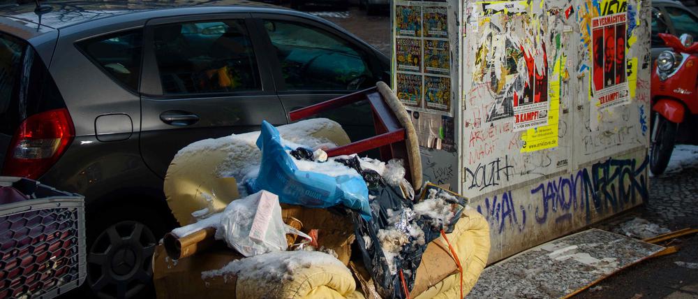 Müll, Falschparker und mehr in Neukölln: Mehr als 35.000 Meldungen zu  Ordnungswidrigkeiten via App