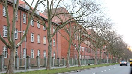 In einem Teil der ehemaligen Kasernen an der Schmidt-Knobelsdorf-Straße sind jetzt Flüchtlinge untergebracht.