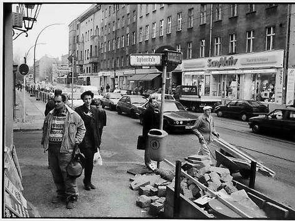Und so sah es 1996 in der Rosenthaler Straße nahe dem Hackeschen Markt in Mitte aus.