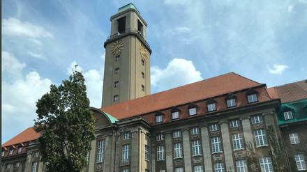 Das 80-Meter-Wahrzeichen: Spandaus Rathaus.