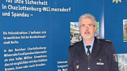 Stefan Weis (60) ist seit Juli 2015 Leiter der für Spandau zuständigen Polizeidirektion 2. 