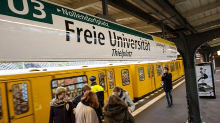 Bitte einsteigen: "Freie Universität" heißt nun der ehemalige U-Bahnhof Thielplatz 