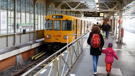 Bis zum 18. November ruht der U-Bahnverkehr zwischen dem Halleschen und dem Schlesischen Tor. 