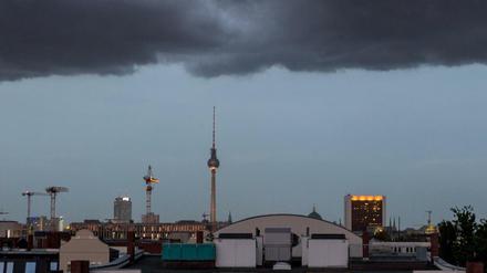 Gewitterwolke über der Berliner Innenstadt.
