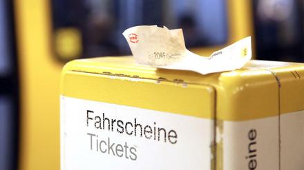Streitpunkt Fahrpreise. Die Verkehrsunternehmen in Brandenburg kontern den Berliner Vorstoß vehement. 