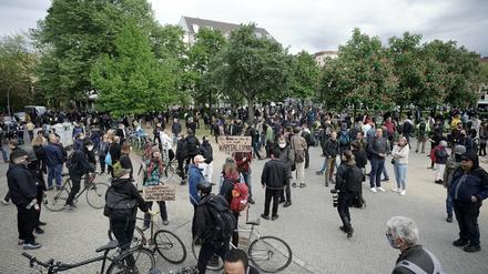 Die Beschränkungen der Versammlungsfreiheit in Berlin werden schrittweise gelockert.