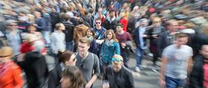 Menschenmenge in Kreuzberg. (Archivbild)