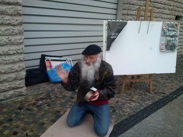 Der Künstler David Miro trauert um die Opfer des Anschlags.