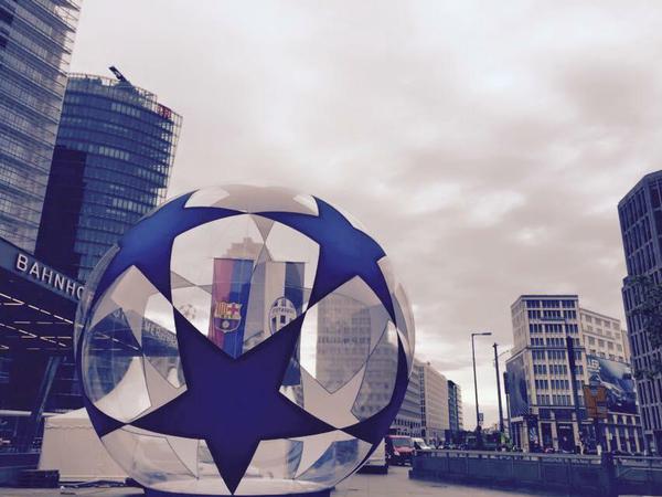 Der Ball ist fast schon rund: Nach dem DFB-Pokalfinale bereitet die Stadt sich aufs Champions-League-Finale vor.