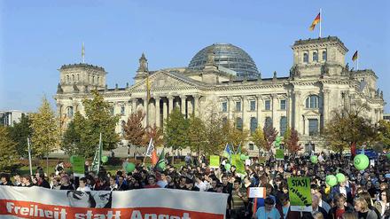 Seit 2007 wird in Berlin unter dem Motto "Freiheit statt Angst" für Datenschutz und gegen Überwachung demonstriert.