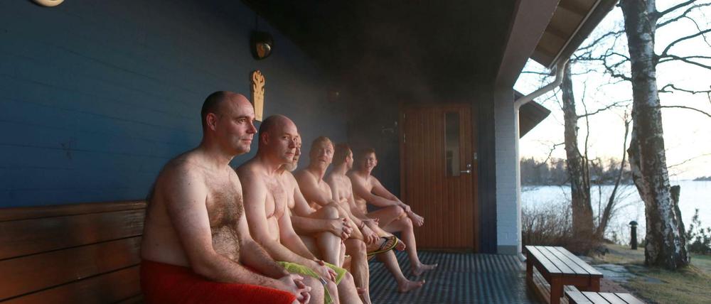 Männer raus. In einem Pankower Schwimmbad gibt es vorerst keinen Herren-Sauna-Tag mehr.