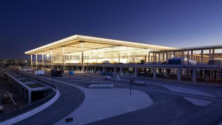Ein Terminal aus Licht - die Abfertigungshalle am neuen Flughafen BER.