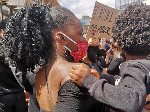 Noch am Wochenende besuchte Vanessa H. die „Black Lives Matter“-Demonstration am Alexanderplatz.