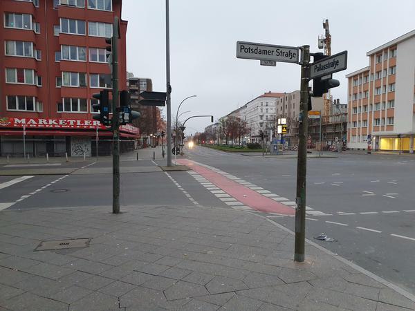 Nicht nur sauber, sondern rein: Die Böllerverbotszone in Schöneberg am Morgen. 