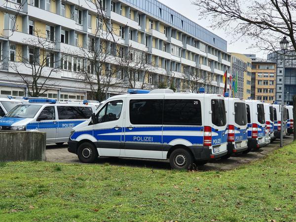 Die Bereitschaftspolizei aus Niedersachsen übernachtet im Hotel Berlin am Lützowplatz