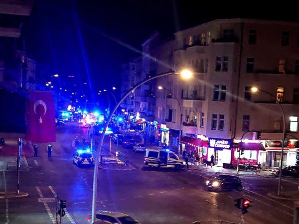Türken feiern am Ku’damm, vereinzelt Randale, Verletzter bei Autokorso in Neukölln