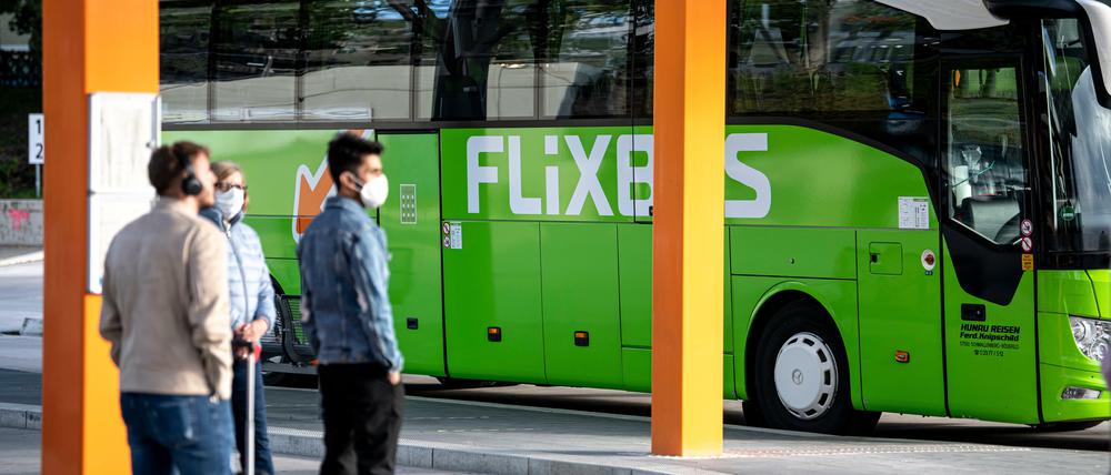 Ein Flixbus, hier am Zentralen Omnibusbahnhof in Berlin.