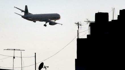 Flugzeug über Beirut. Auf dem Flughafen der libanesischen Hauptstadt landete am 10. Juli auch eine Maschine aus Berlin.