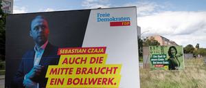 Auf einem Grossflächen-Plakat werben die Berliner FDP und die Berliner Grünen für die Abgeordnetenhauswahl.
