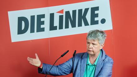 Katina Schubert, Landesvorsitzende der Partei Die Linke in Berlin, spricht auf dem digitalen Parteitag ihrer Partei. Die Partei berät den Koalitionsvertrag mit SPD und Grünen in der Stadt. Die Entscheidung über eine Zustimmung wird bis 17. Dezember per Mitgliederentscheid getroffen. +++ dpa-Bildfunk +++