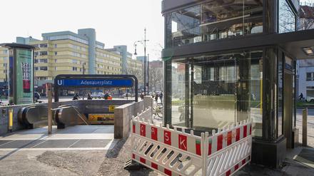 Auch der U-Bahnhof Adenauerplatz bekommt einen zweiten Ausgang.
