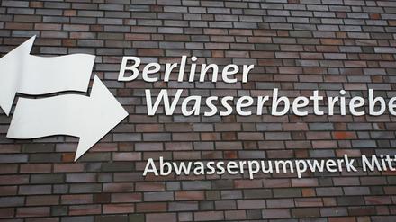 Neuer Streit um den Teilverkauf der Berliner Wasserbetriebe.