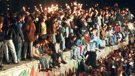 Im November 1989 war Berlin in Feierlaune - und ein Jahr später?