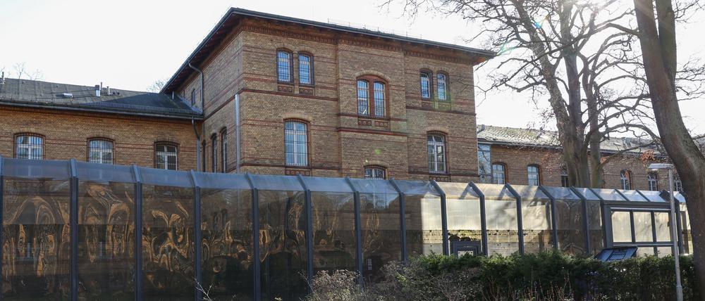 Gebäude des Maßregelvollzugs auf dem Gelände der Karl-Bonhoeffer-Nervenklinik.